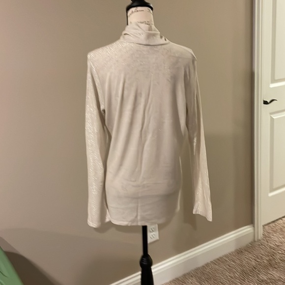 EUC Express women’s gold shimmer turtleneck top XL - Picture 4 of 6